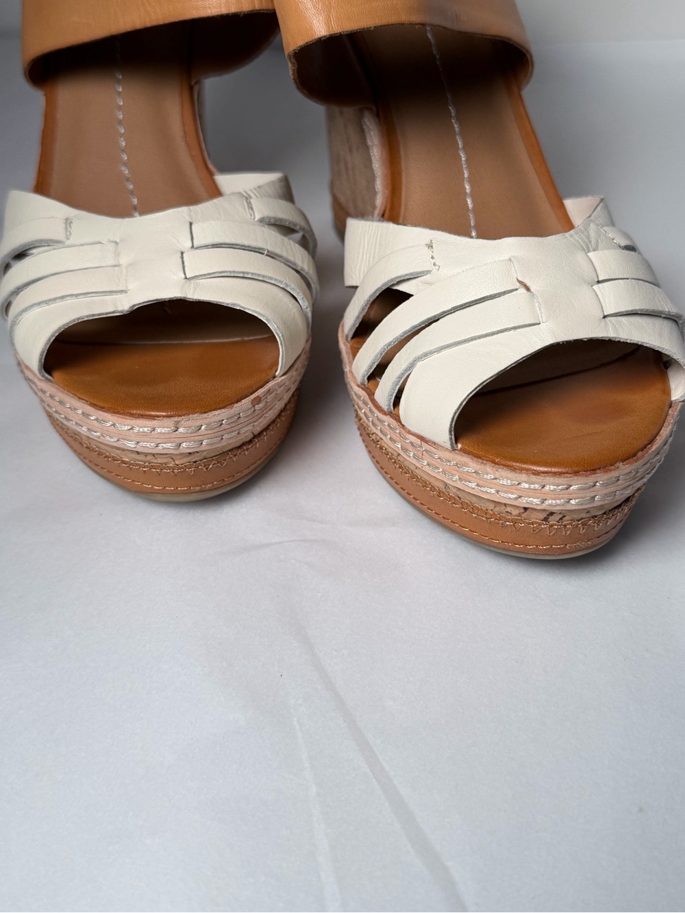 Dolce Vita Two-Tone Tan and Cream Leather Wedge Sandals 10 - Picture 5 of 14
